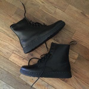 Dr.Martens women leather NEWTON combat boots